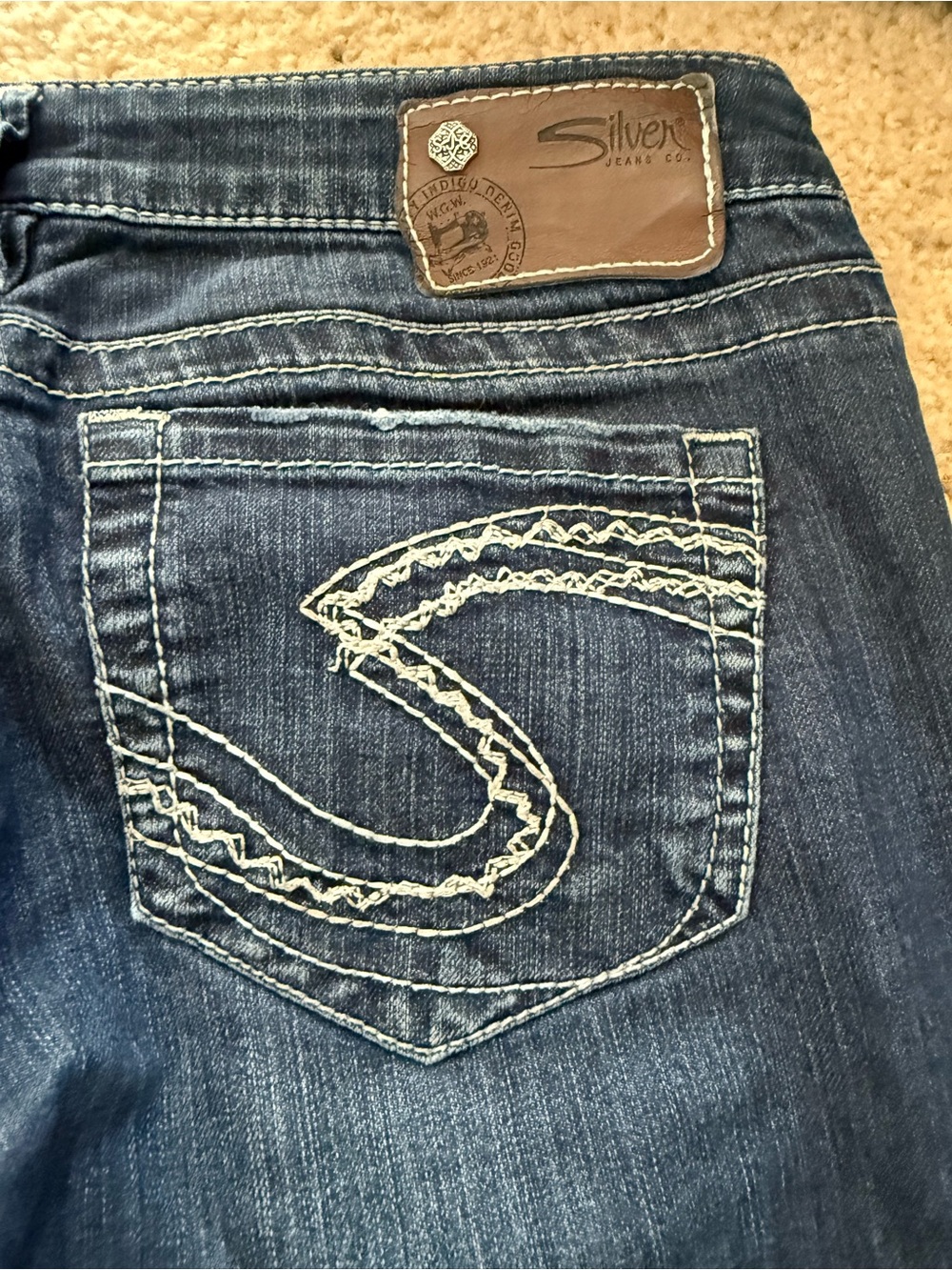 Silver Jeans Women's Dark Blue Flare Jeans - Picture 8 of 8